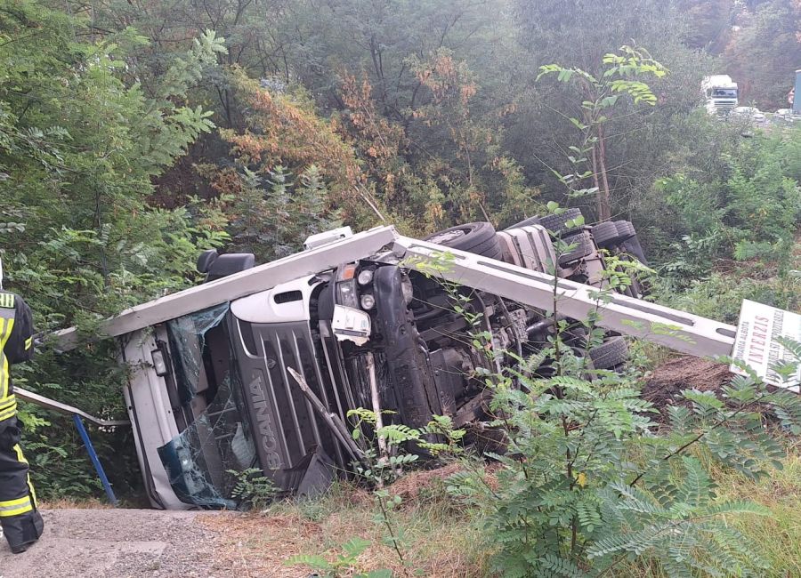 Un TIR a făcut PRĂPĂD în Argeș