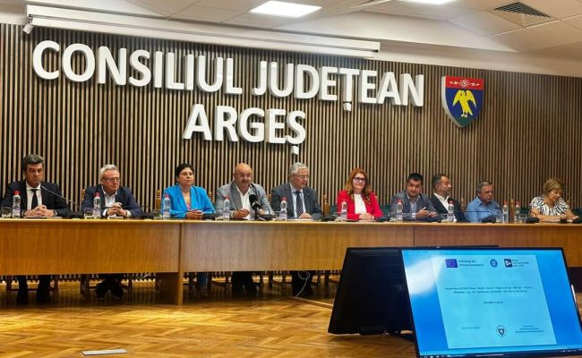Ion Mînzînă a semnat contractul pentru modernizarea DJ 659, unul dintre cele mai lungi drumuri județene din Argeș!