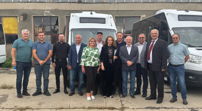 Ultimele microbuze electrice școlare, distribuite astăzi în județul Argeș