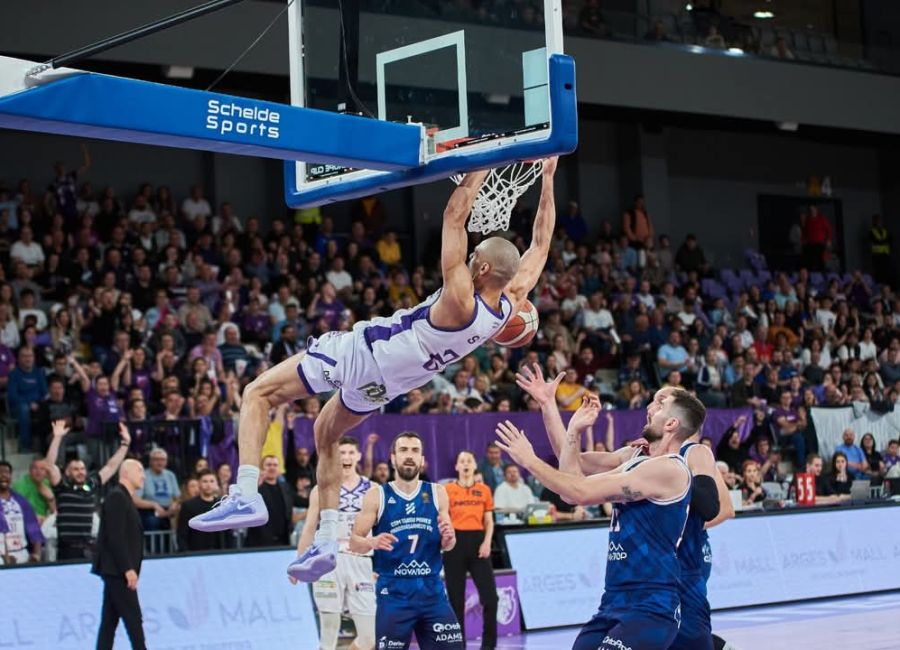 Regal baschetbalistic la Pitești Arena!