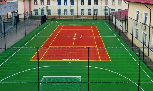 Teren modern de sport în comuna Bradu