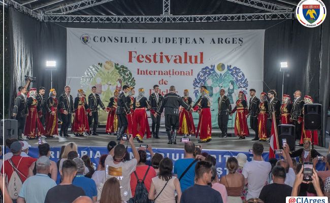 În Argeș va avea loc o nouă ediție a Festivalului Internațional de Folclor "Carpați"