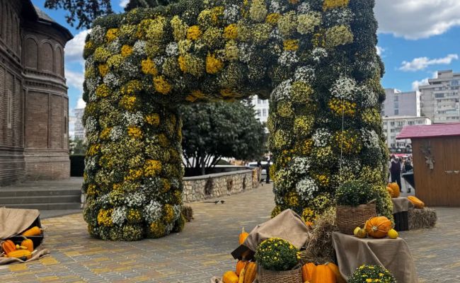 A început o nouă ediție a Festivalului "Toamna Piteșteană"