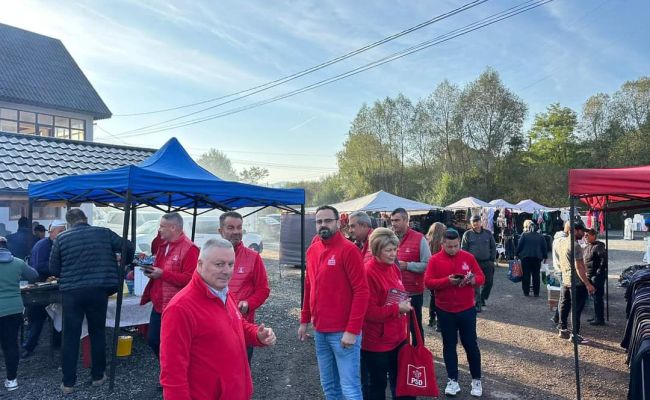Echipa PSD, alături de primarul Ion Mugurel Minciună și de gospodarii din târgul de la Cetățeni