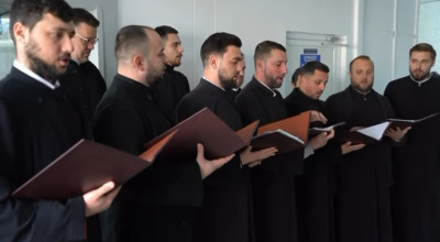 Corul Preoților din Pitești a adus magia sărbătorilor la Spitalul Județean de Urgență Pitești