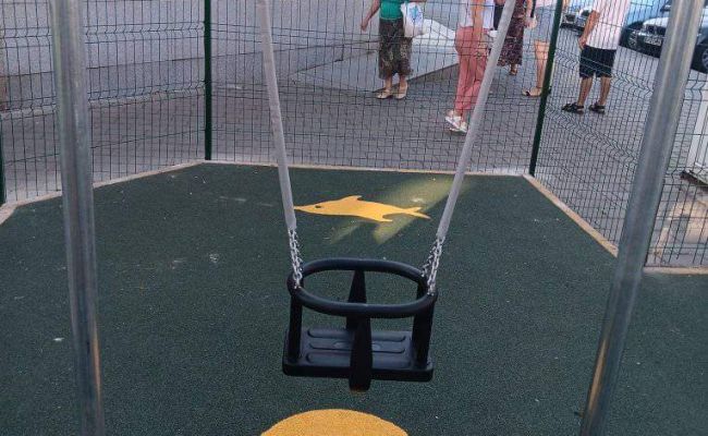 Un loc de joacă din Pitești a fost MODERNIZAT