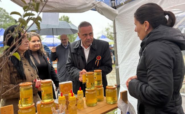 Ministrul Agriculturii, Florin Barbu, la Târgul „ROD CU SPOR” de la Golești, Argeș!