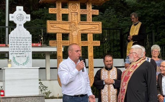 Un izvor și o troiță au fost sfințite la Ștefănești!
