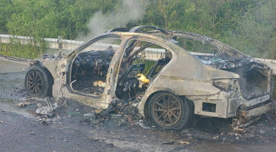 ACUM! O mașină a luat FOC în Argeș!