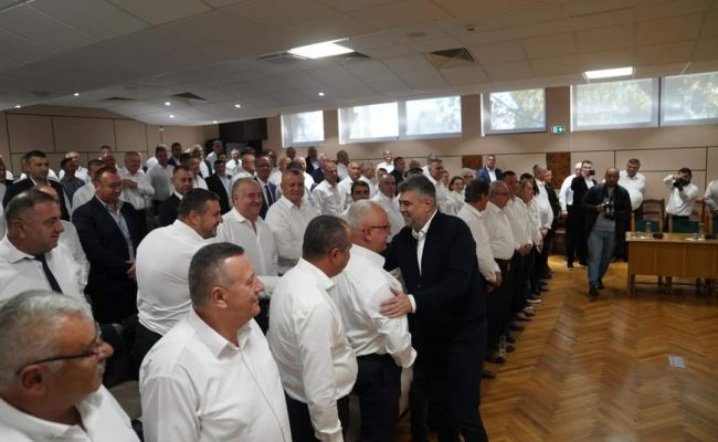 Premierul Marcel Ciolacu s-a întâlnit cu primarii social-democrați din Argeș