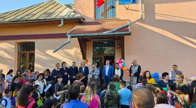 Clipe de bucurie la începerea noului an școlar la Ștefănești
