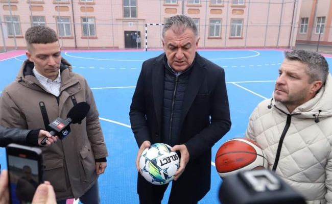 Trei noi terenuri de sport multifuncționale, finalizate, la Pitești!