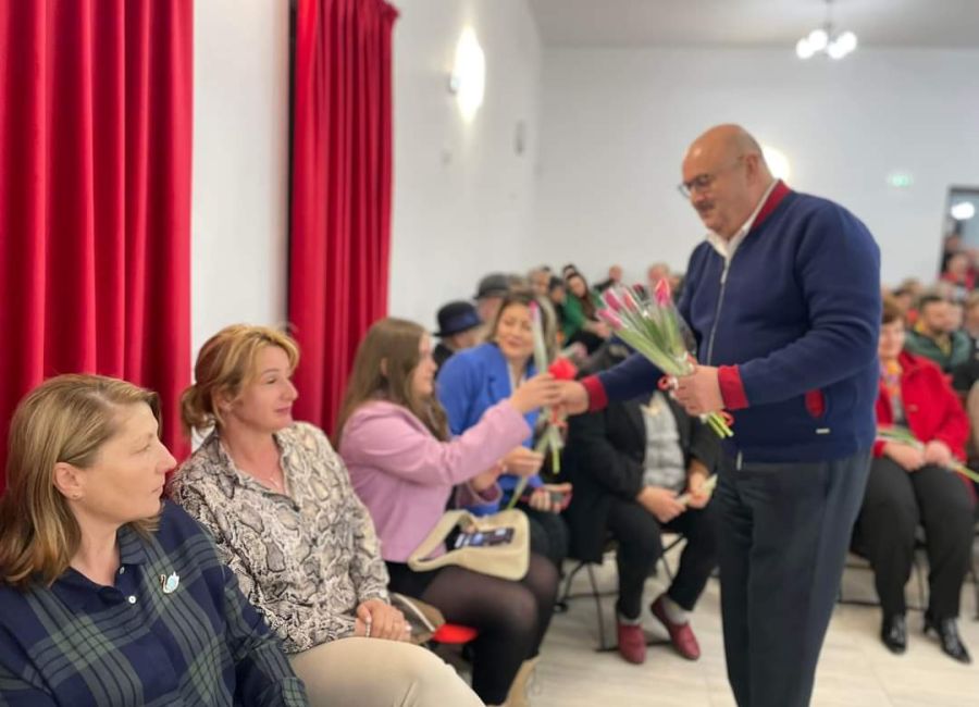 Ion Mînzînă la Stâlpeni: “Sunt convins că România va avea viitorul pe care-l merită!”