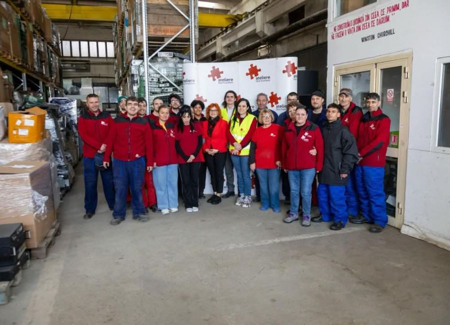 Ministrul Simona Bucura-Oprescu, vizită la Ateliere fără Frontiere: ”Prin solidaritate și implicare, putem oferi fiecărui om șansa de a-și regăsi locul în societate”