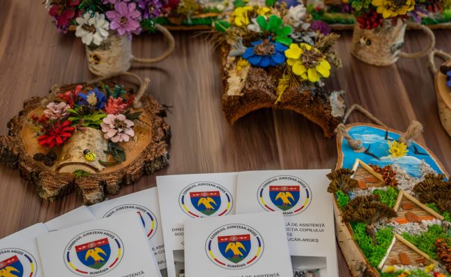 Ion Mînzînă și Cristian Gentea, la Târgul Serviciilor Sociale din Argeș
