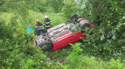Accident GRAV în Argeș! O mașină s-a RĂSTURNAT!