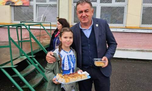 Primarul Cristian Gentea a fost prezent la Târgul de Toamnă al Școlii Gimnaziale "Nicolae Iorga"