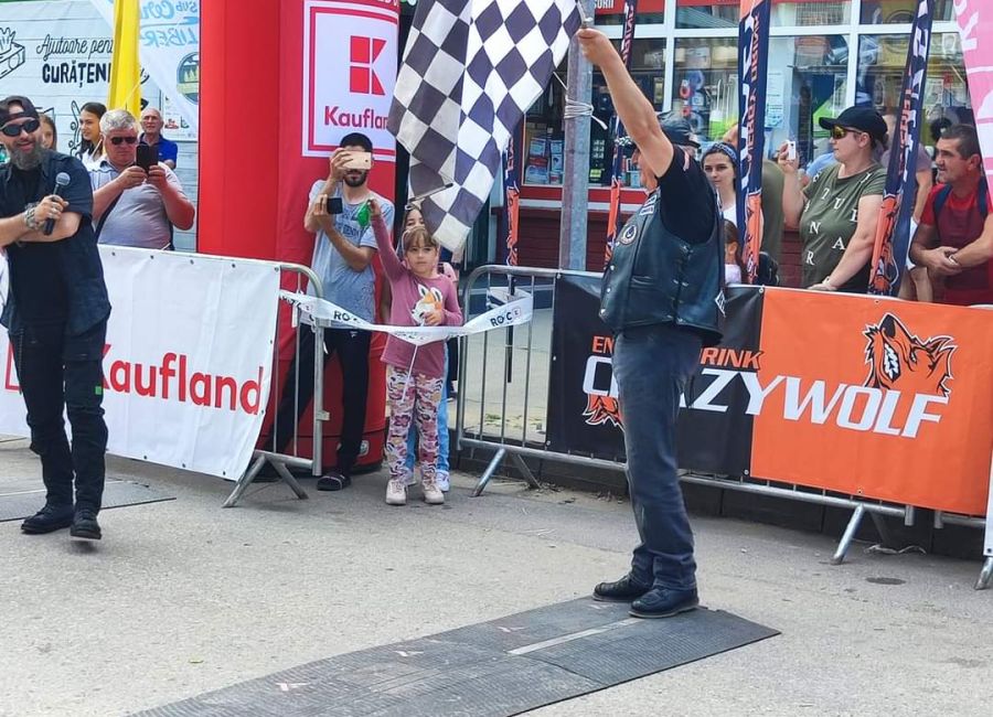 Peste 800 de cicliști au luat parte la Topoloveni Summer Tour