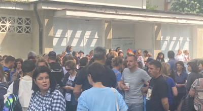 Sute de cadre didactice, PROTEST acum în Pitești