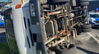 Accident SPECTACULOS în Pitești! Un camion s-a RĂSTURNAT
