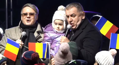 Primarul Gentea a aprins iluminatul festiv, alături de minunaţii copii ai Piteştiului