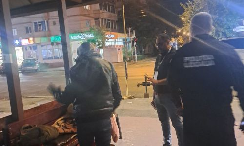 Trei oameni ai străzii au fost duşi în adăpostul de noapte Nord