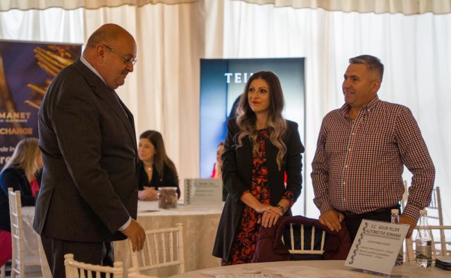 Ministrul Simona Bucura-Oprescu, președintele CJ Argeș Ion Mînzînă și primarul Cristian Gentea s-au întâlnit cu angajatorii și candidații de la Bursa Locurilor de Muncă de la Pitești! Argeșul se dezvoltă prin investiții majore care aduc locuri de muncă pl