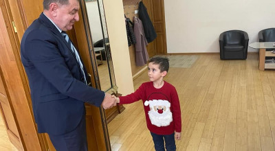 Primarul Gentea, întâlnire cu Andrei, un băieţel de 6 ani!
