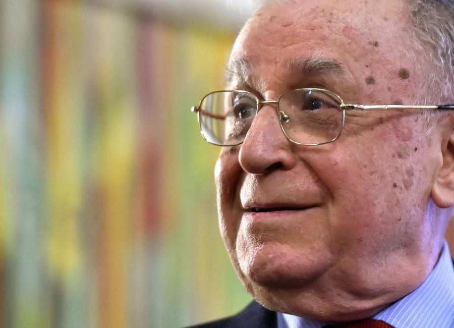 A MURIT Ion Iliescu!