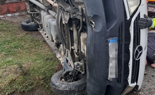 ACUM! Accident în Argeș! A dărâmat un stâlp de electricitate