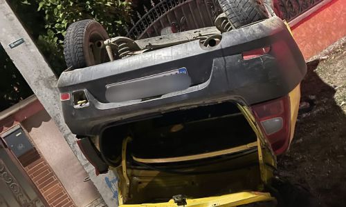 Accident în Argeș! Un bărbat băut s-a RĂSTURNAT cu mașina