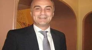 Șefii de instituții obligați 'să-i toarne' pe ministri când vin...