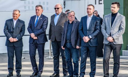 Primarul Gentea, impresionat de realizările de la Dacia