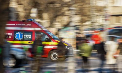 Accident GRAV în Argeș! Copil de 3 ani LOVIT de o mașină