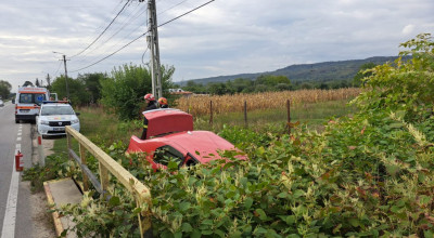 ACUM! Accident în Argeș! A intrat cu mașina într-un șanț