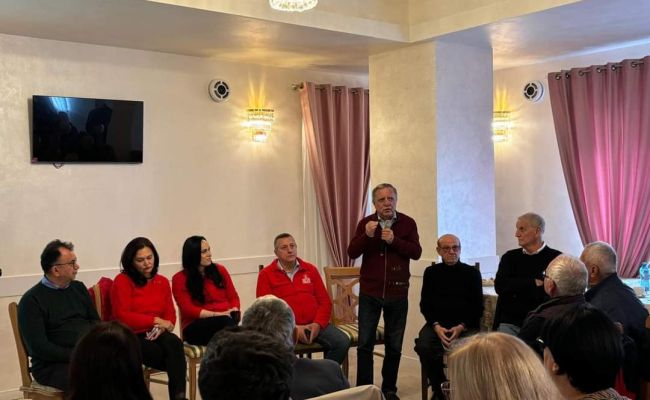 Ministrul Simona Bucura-Oprescu și echipa PSD, în dialog cu pensionarii din Mioveni și Câmpulung: “Oamenii sunt prioritatea noastră!”
