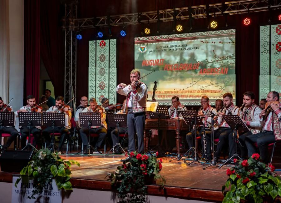 Tradiția merge mai departe prin vocea tinerei generații!