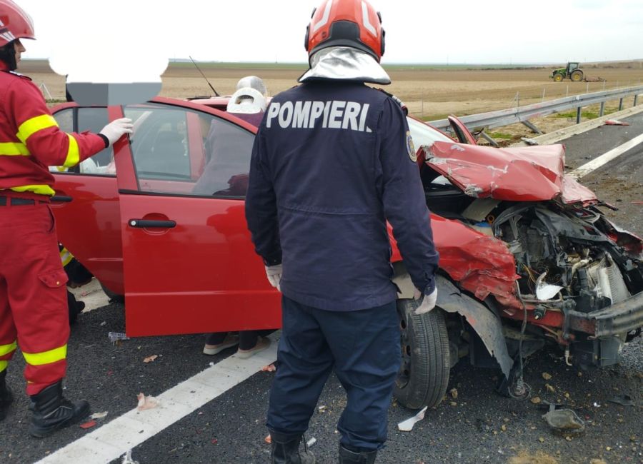 Accident cu două mașini în Pitești