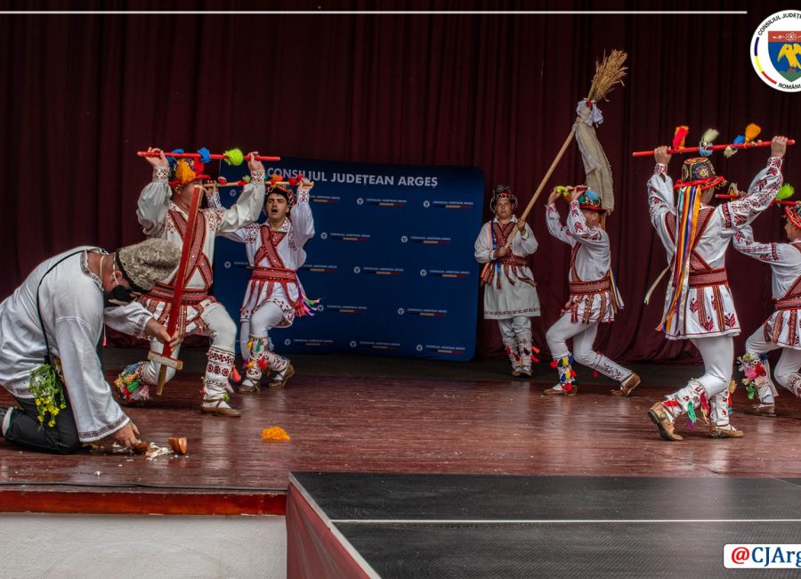 A treia ediție a 'Festivalului de căluș - Rusaliile la Pitești'