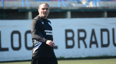 DOLIU în comuna Bradu! Fotbalist, MORT la un meci de campionat!