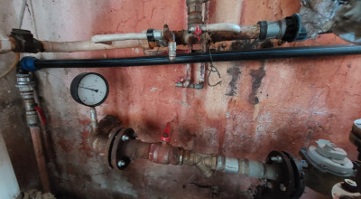 Branșament de apă clandestin identificat la o asociație de proprietari din Pitești