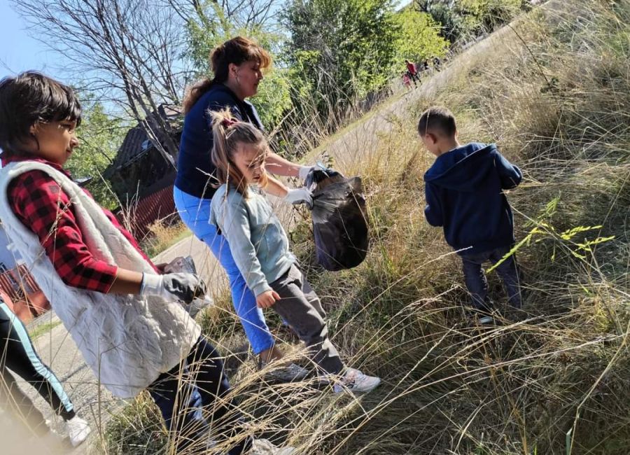 Amplă acțiune de ecologizare în comuna Oarja