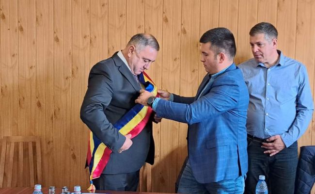 Victor Cătălin Turturică a depus jurământul pentru un nou mandat de primar al comunei Bălilești