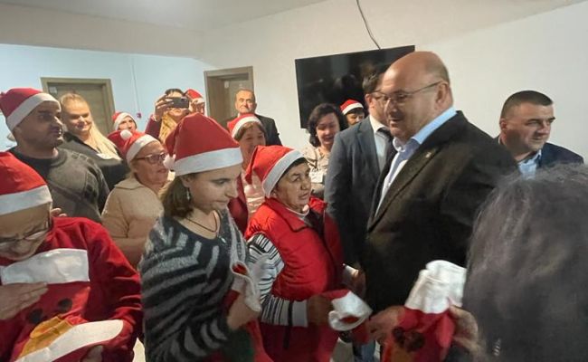 Șefa DGASPC Argeș PREMIATĂ de președintele Autorității Naționale pentru Protecția Drepturilor Persoanelor cu Dizabilități