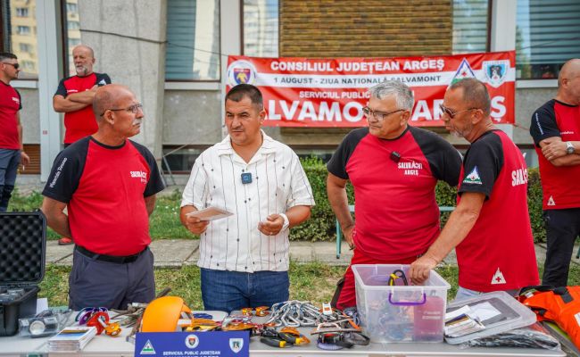Expoziție cu tehnică de salvare organizată de Ziua Națională a Salvamontului