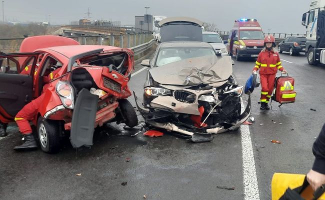 ACUM! Accident în Argeş! Tânără în stare GRAVĂ!