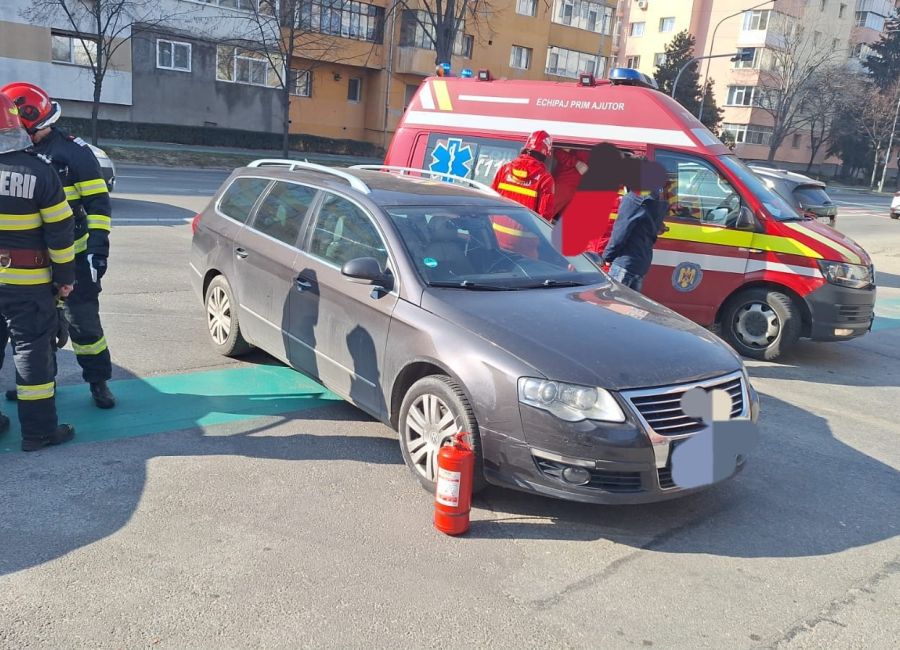 Accident cu două mașini în Pitești!