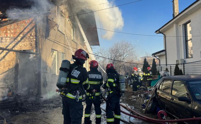 UPDATE! Incendiu PUTERNIC în comuna Bradu!