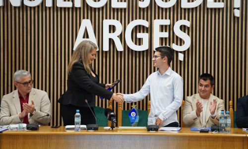 Emanuel Mazăre a fost premiat în cadrul ședinței Colegiului Prefectural!