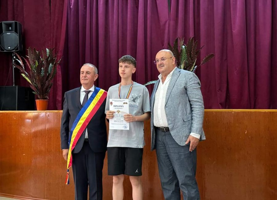 Au început Zilele Orașului Ștefănești! Ion Mînzînă și Nicolae Velcea au premiat excelența!